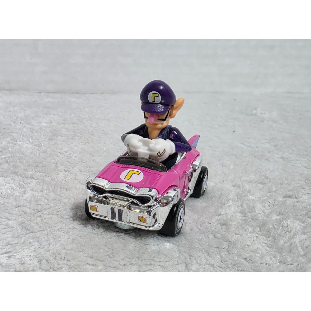 Hot Wheels Mario Kart Waluigi Badwagon Diecast Pink Chrome GBG31 2018 Mattel